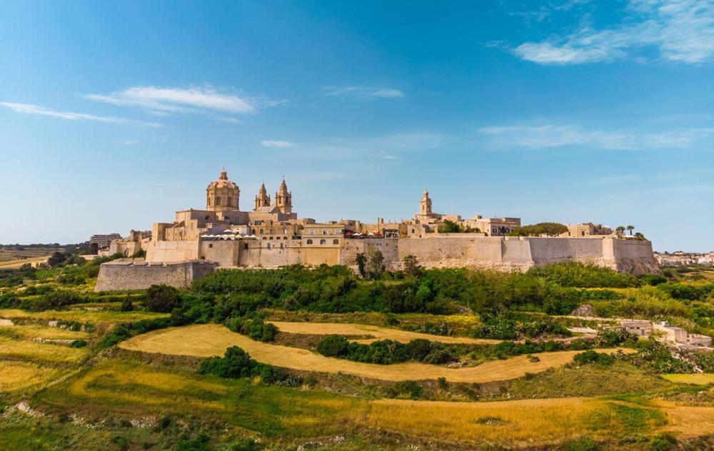 Large And Modern Apartment In The Centre Of Malta Mosta Dış mekan fotoğraf
